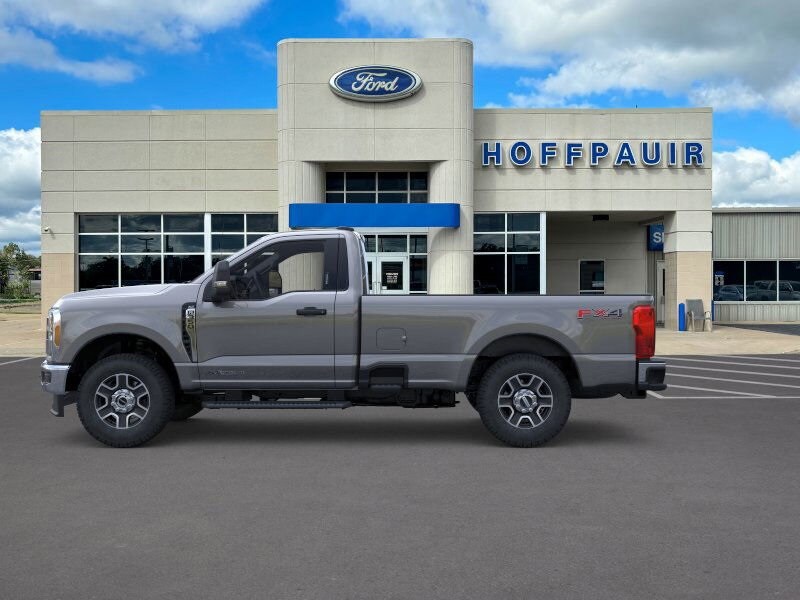 2025 Ford F-350 XLT photo 3