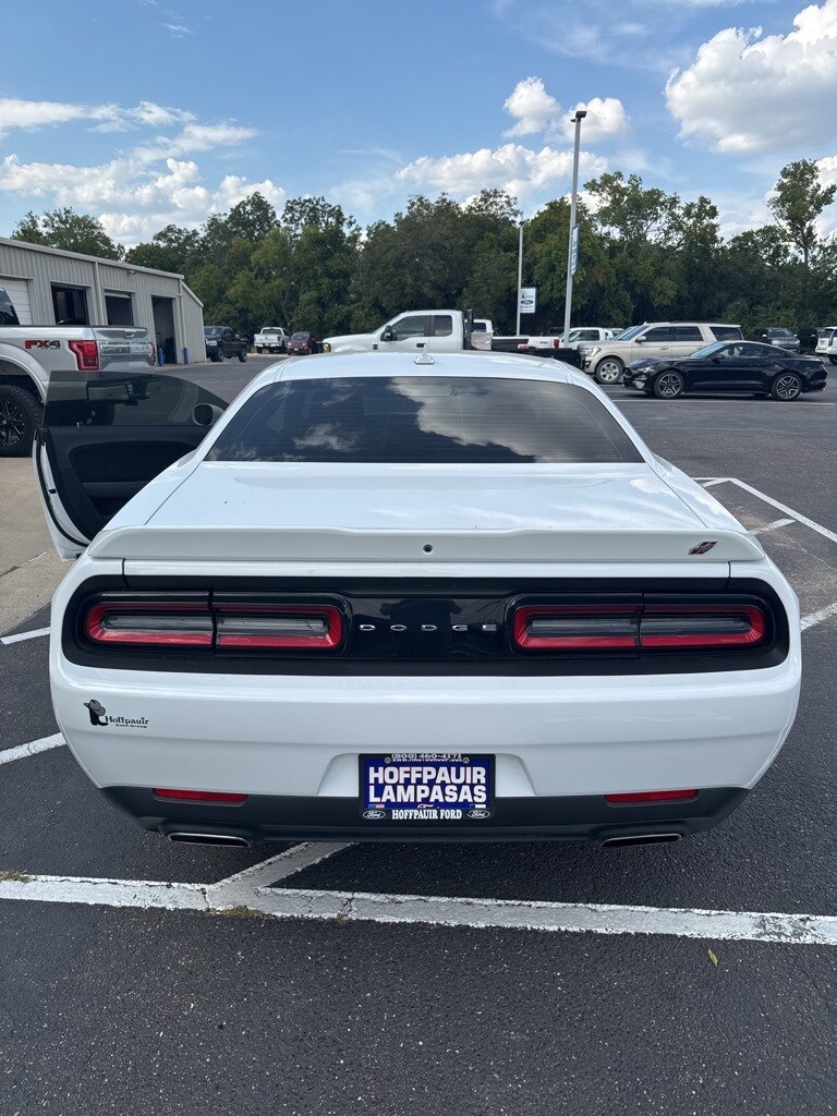 2023 Dodge Challenger SXT photo 2