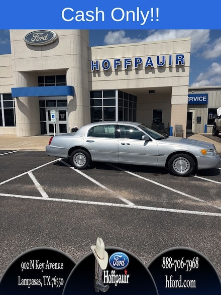 1999 Lincoln Town Car Executive Sedan