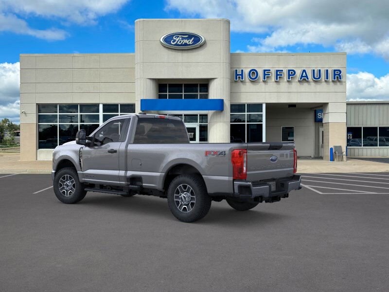 2025 Ford F-350 XLT photo 4