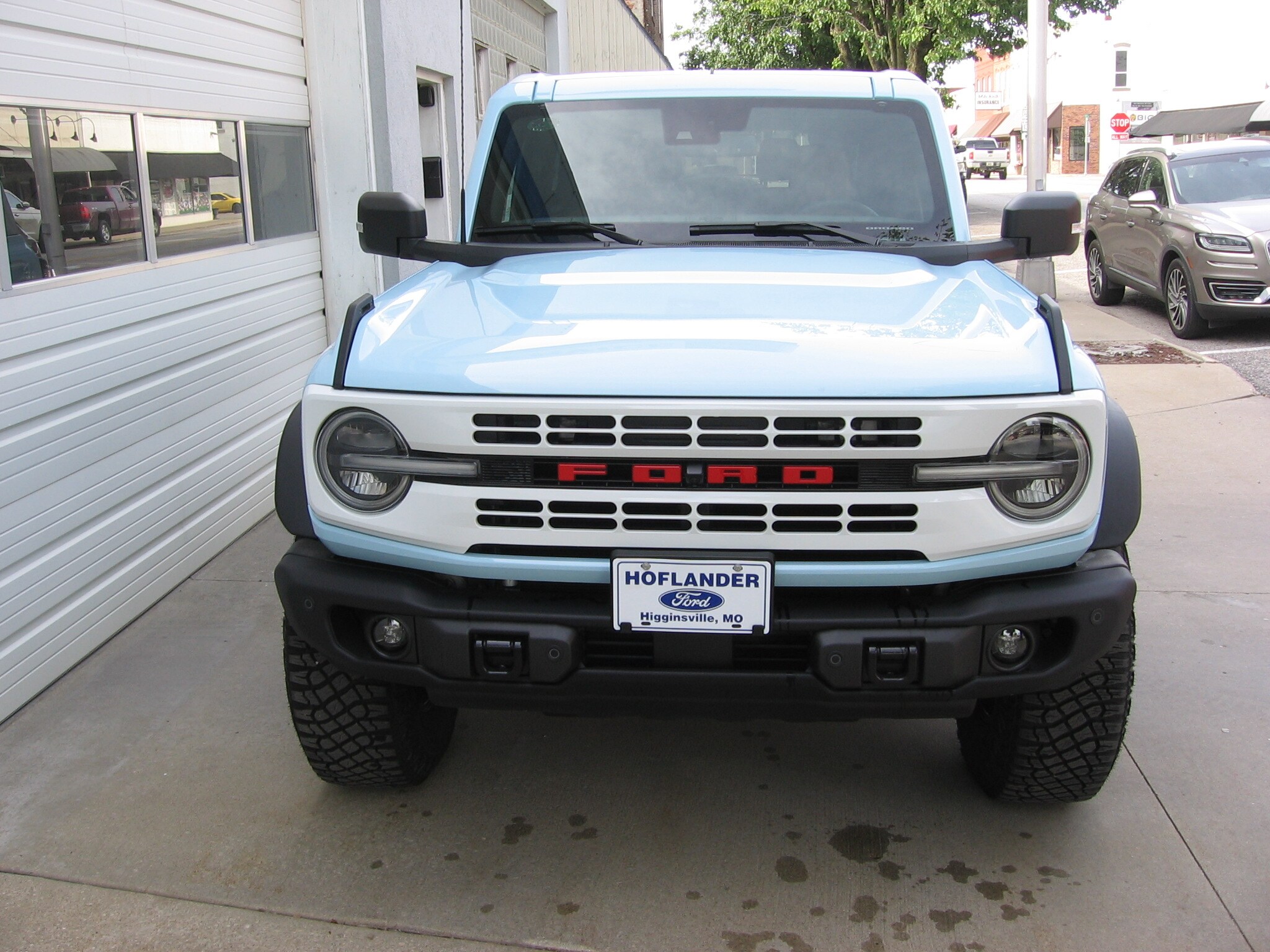 2024 Ford Bronco Heritage Limited First Edition photo 2