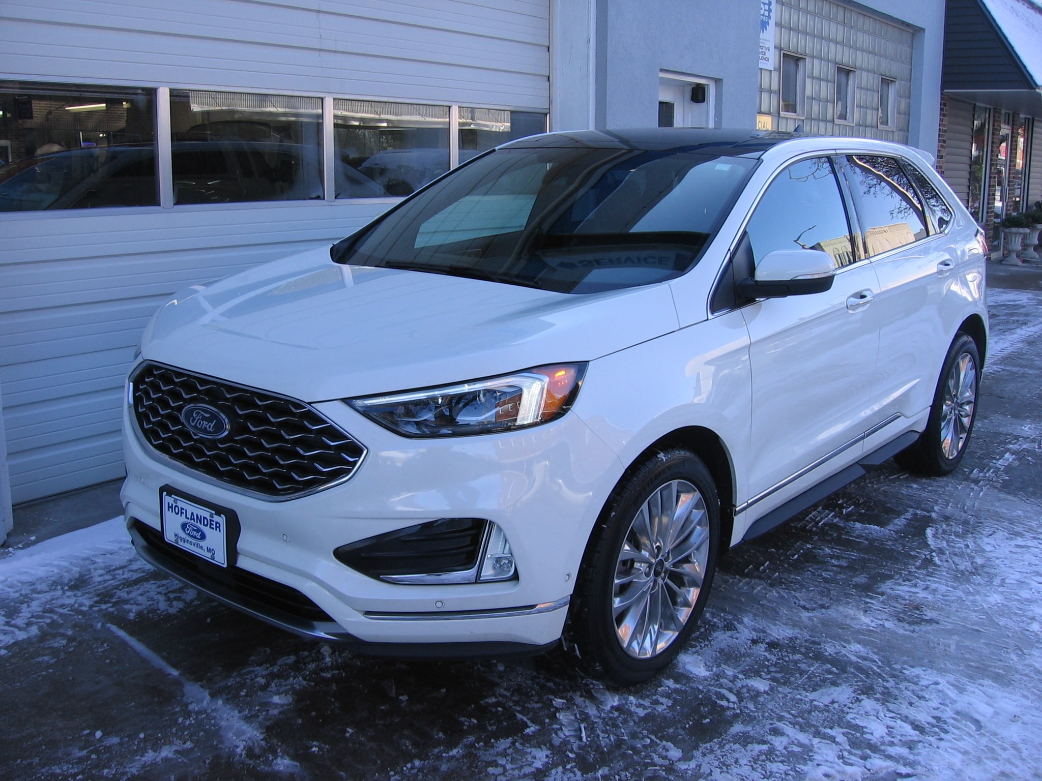 2021 Ford Edge Titanium's photo