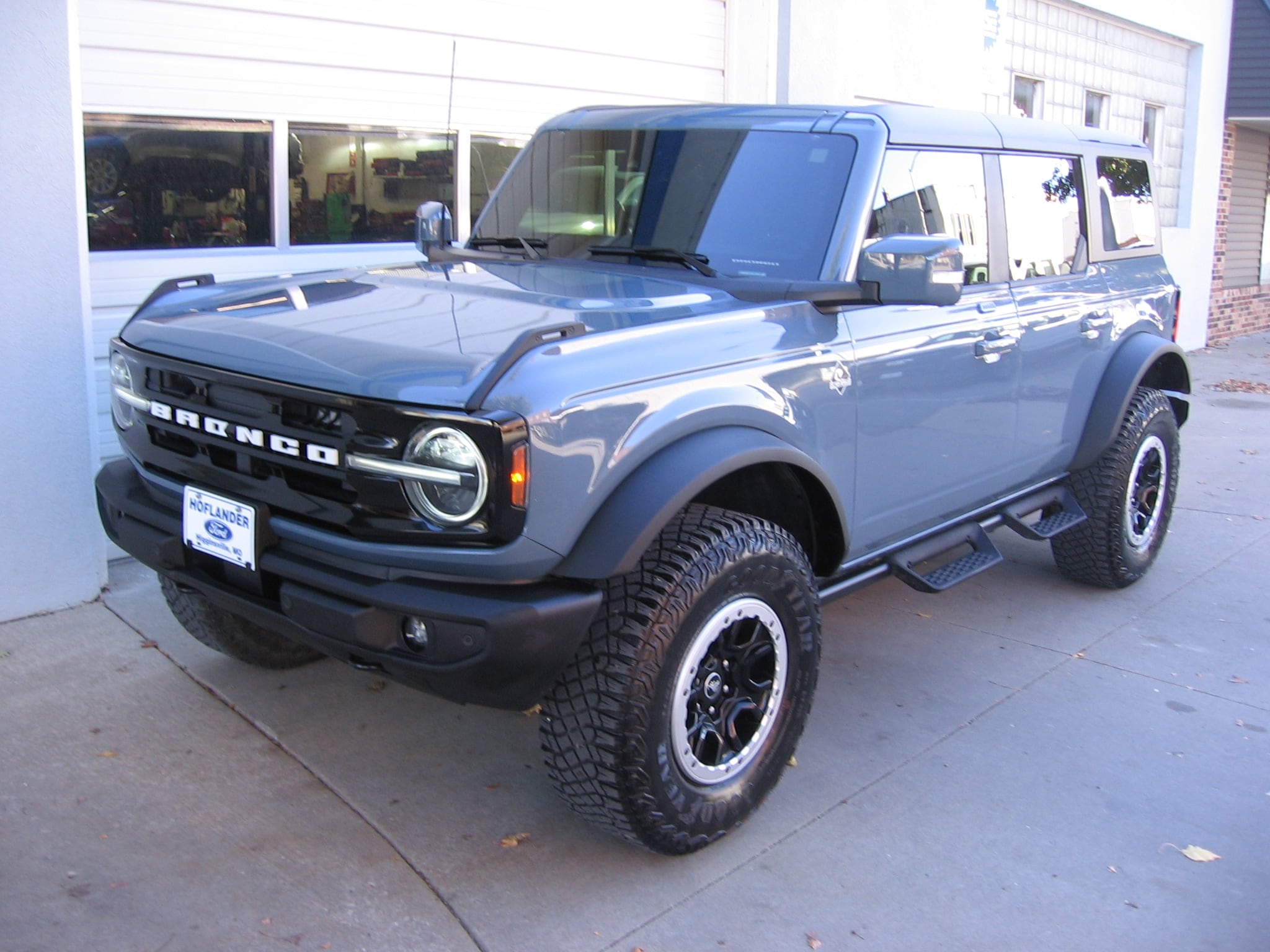 2023 Ford Bronco 4-Door Outer Banks's photo