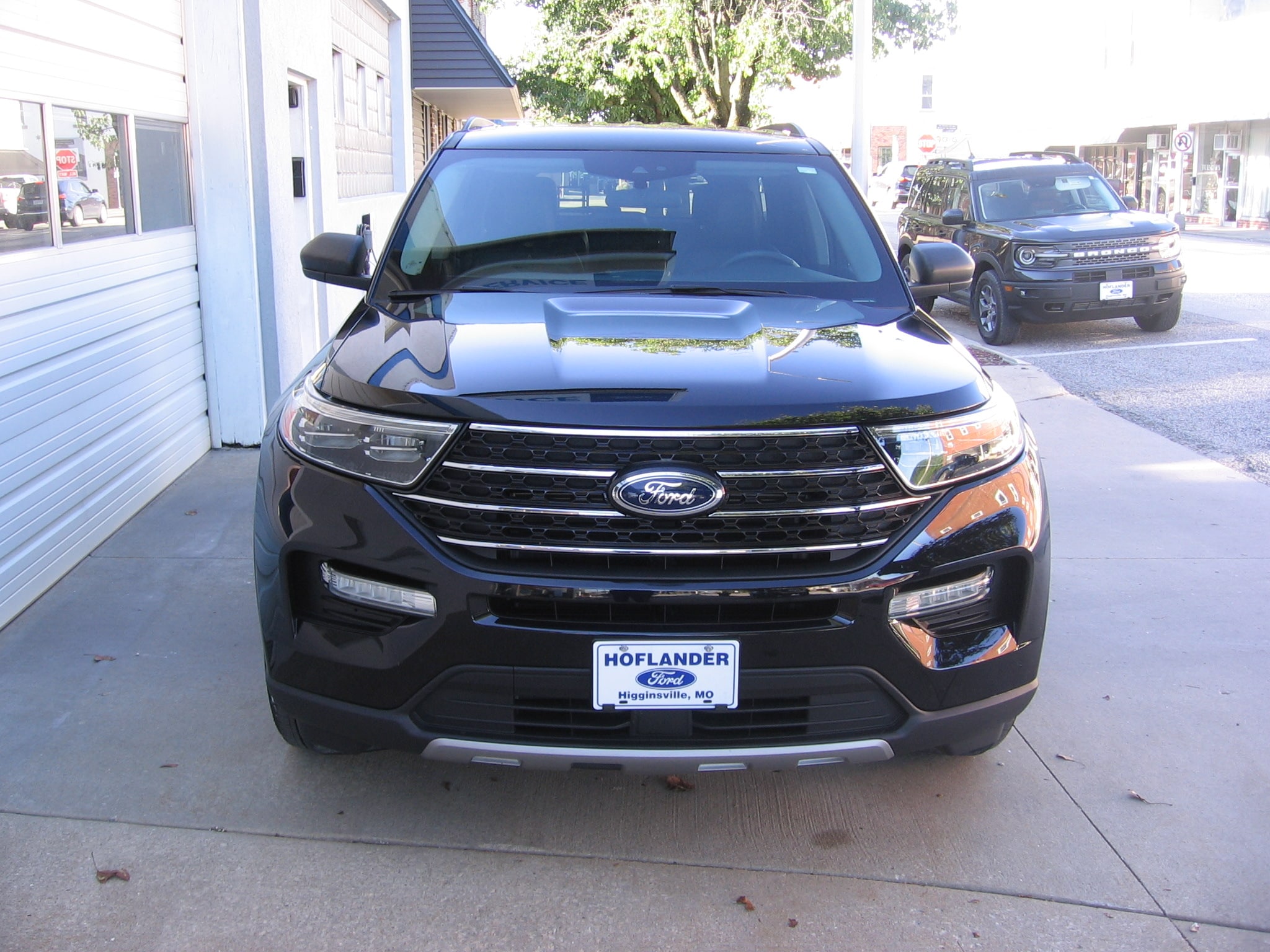 Used 2023 Ford Explorer XLT with VIN 1FMSK8DH8PGB05657 for sale in Kansas City