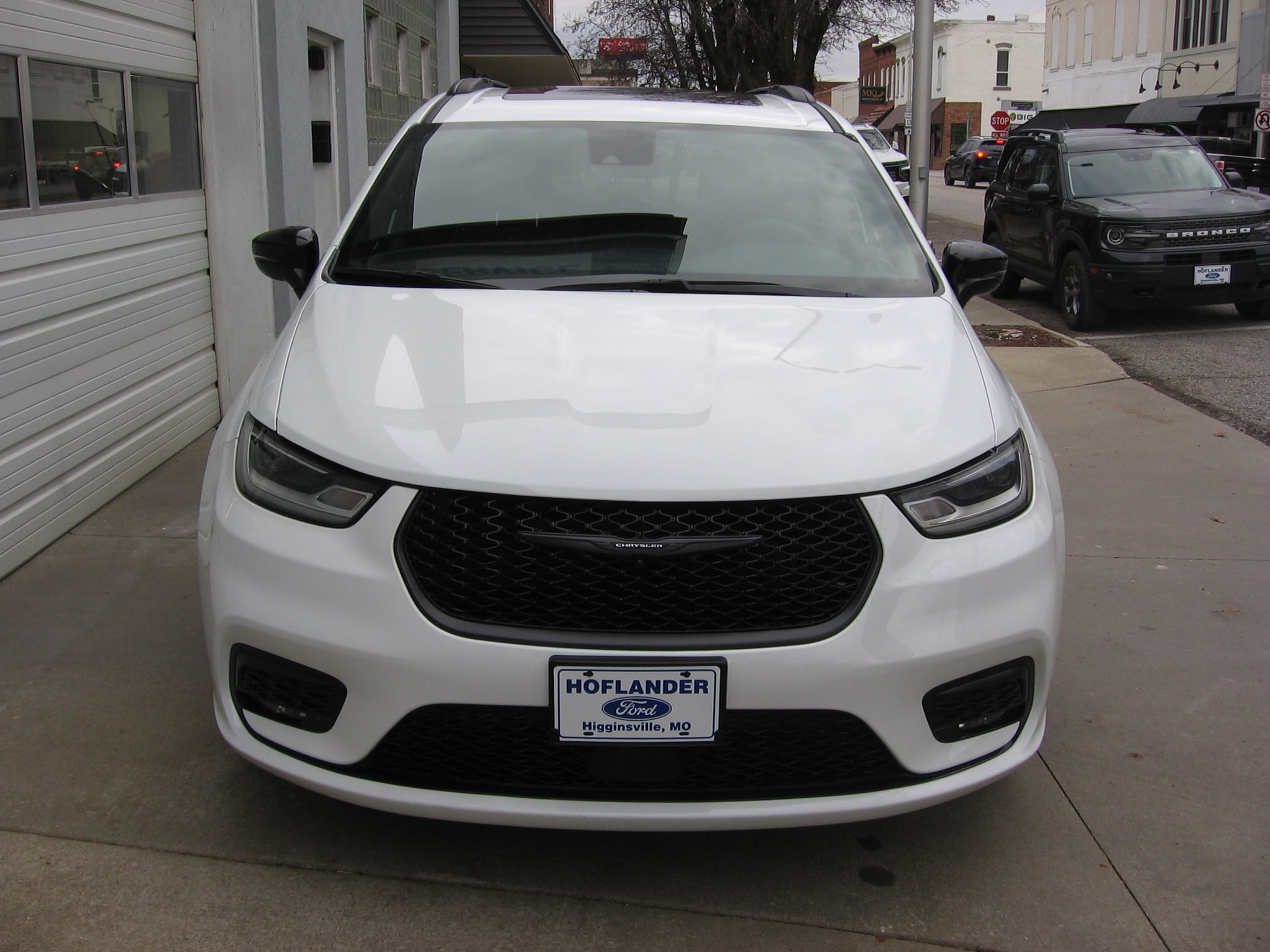 Used 2025 Chrysler Pacifica Limited with VIN 2C4RC1GG5SR508710 for sale in Kansas City