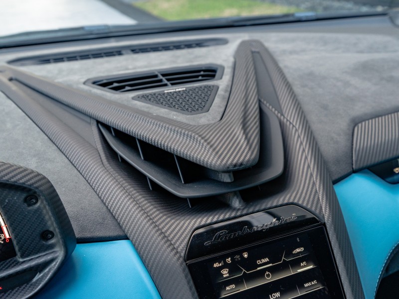 2026 Lamborghini Revuelto Base - Photo 11