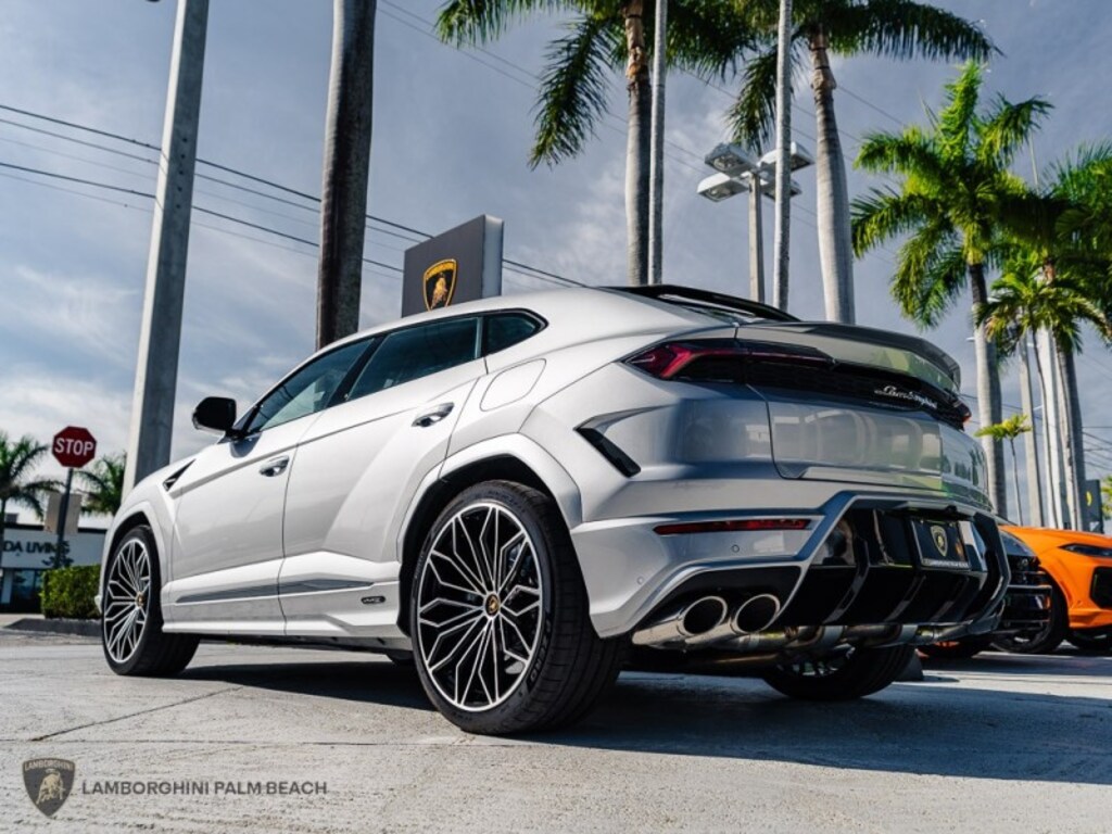 New 2025 Lamborghini Urus SE SUV