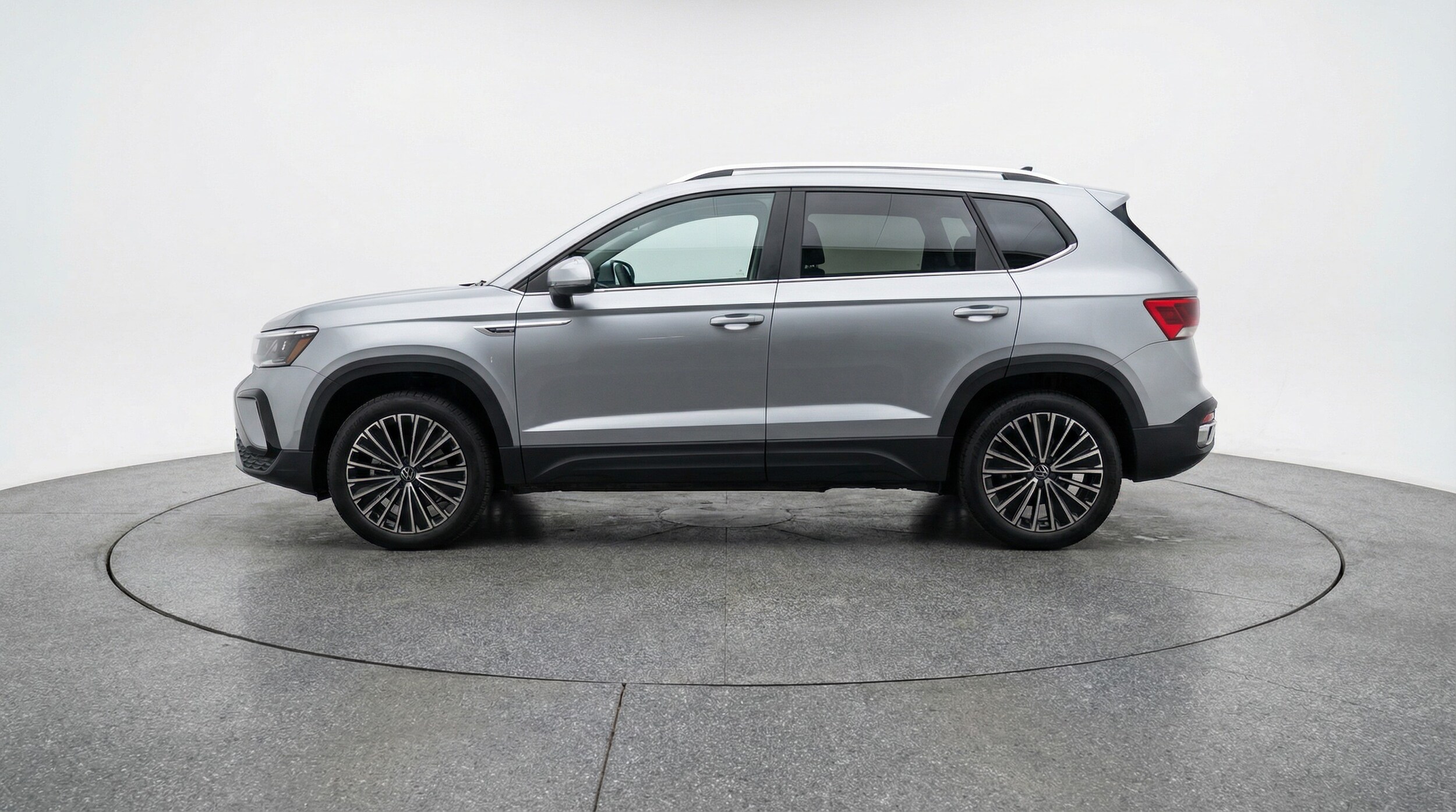 Thumbnail: 2025 Volkswagen Taos - 4