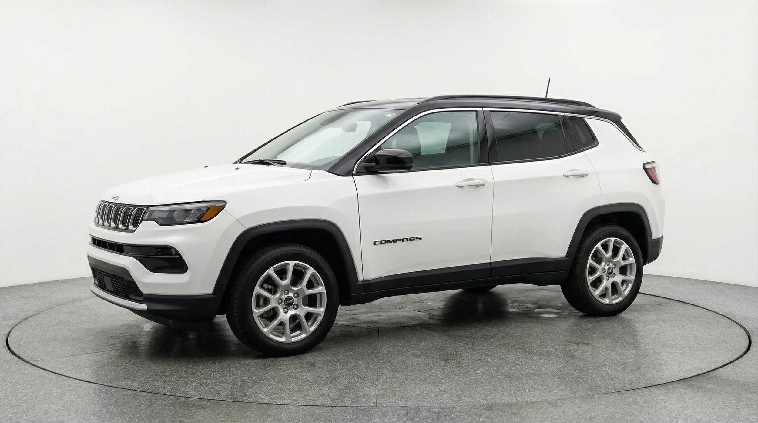 Thumbnail: 2025 Jeep Compass - 3