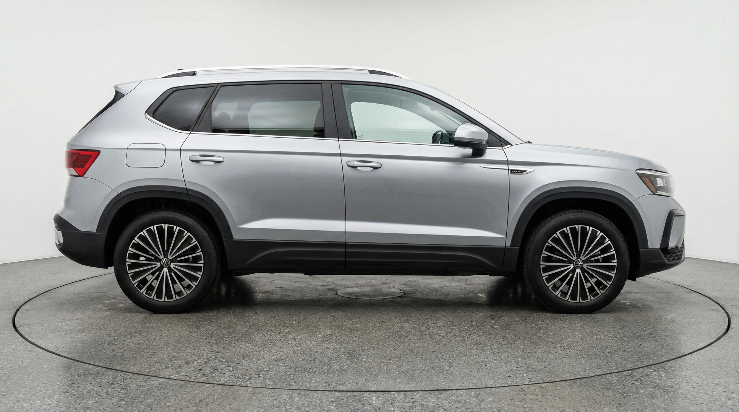 Thumbnail: 2025 Volkswagen Taos - 8