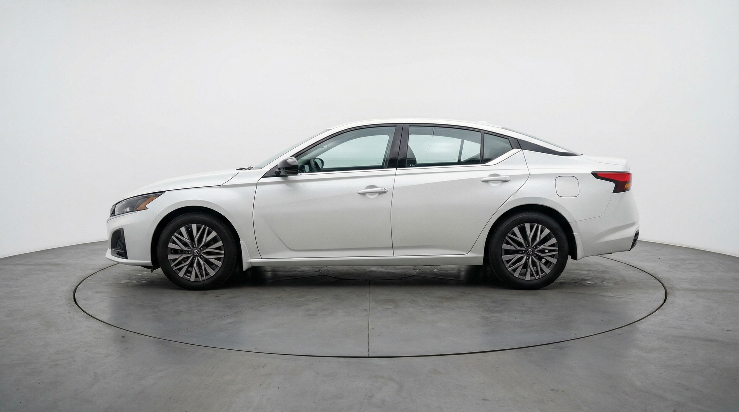 Thumbnail: 2025 Nissan Altima - 4