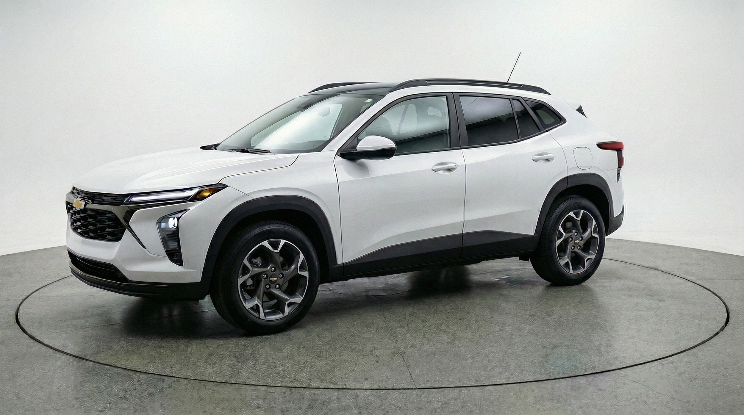Thumbnail: 2025 Chevrolet Trax - 3