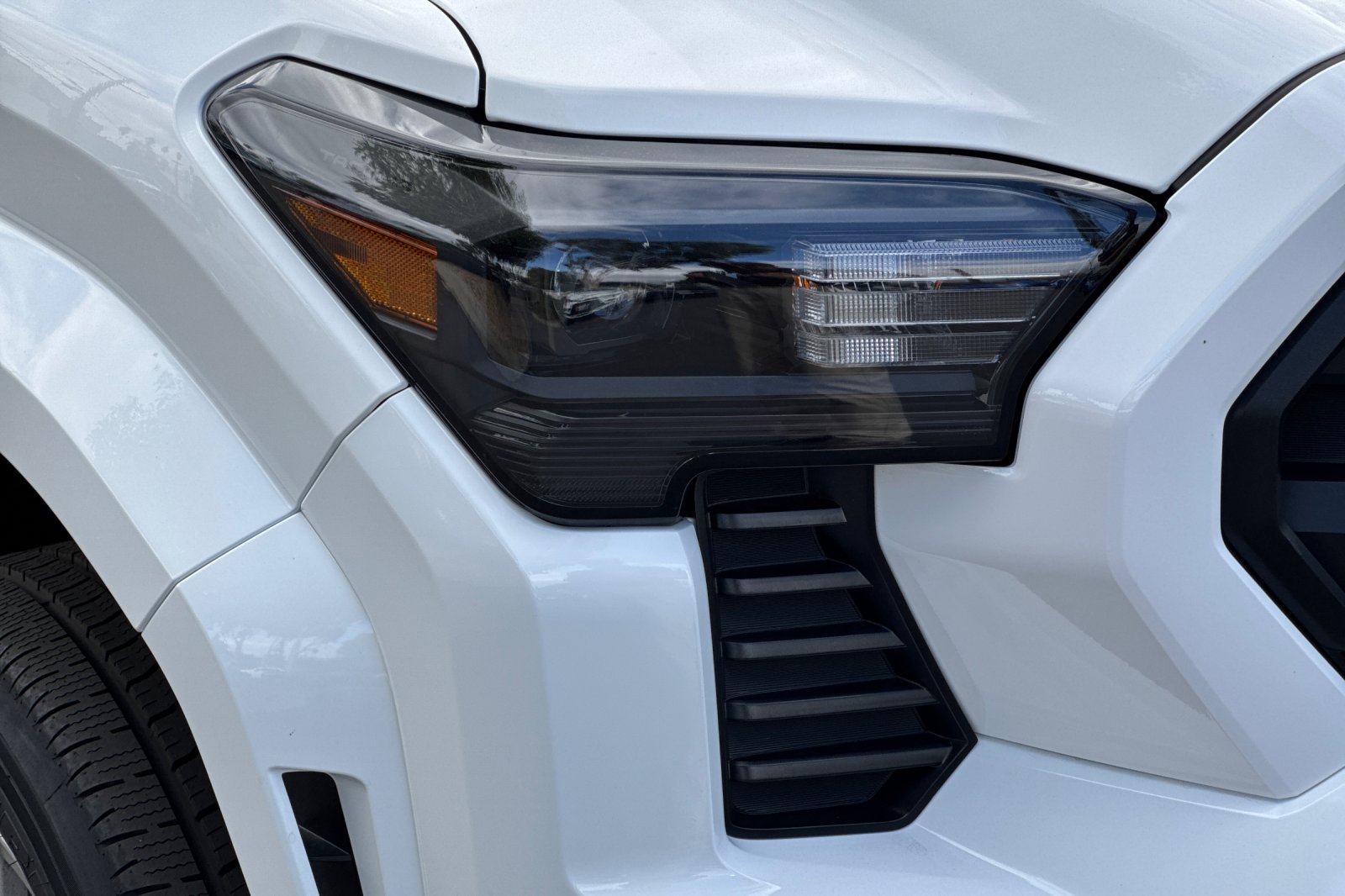 2026 Toyota Tacoma SR5 - Photo 32