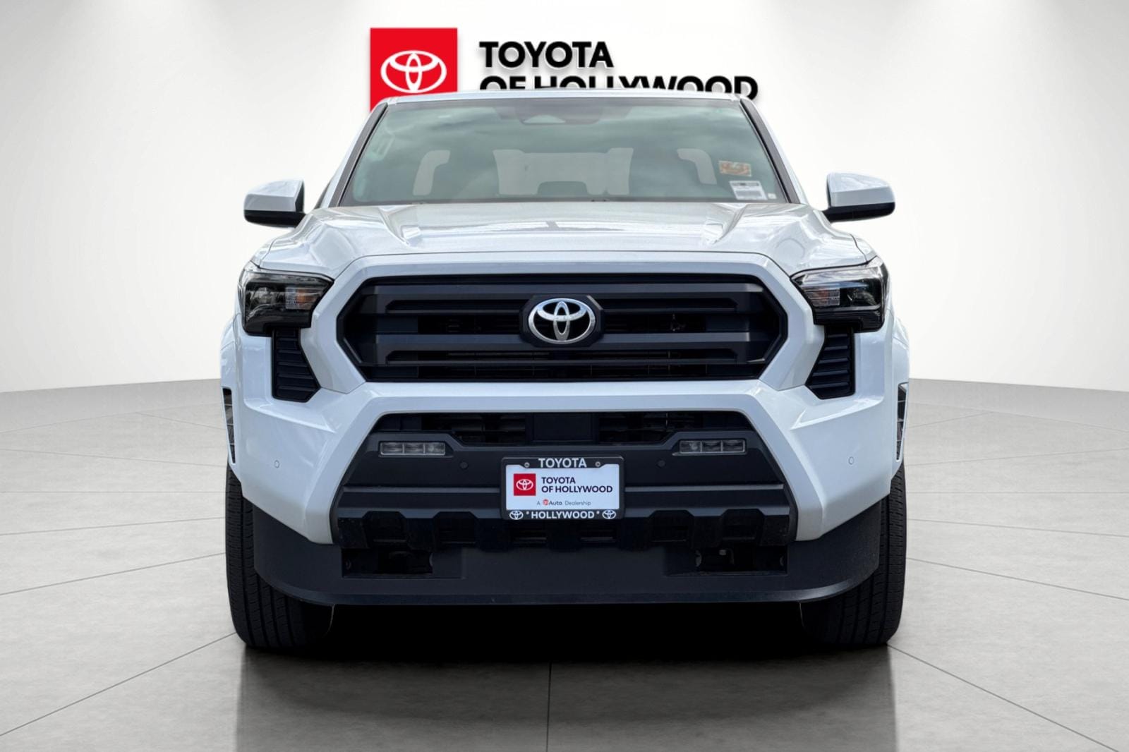 2026 Toyota Tacoma SR5 - Photo 8