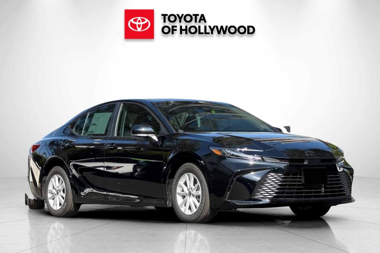 2026 Toyota Camry LE — photo 1 of 21