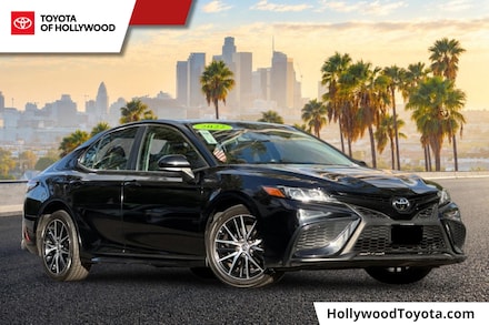 2022 Toyota Camry SE Sedan