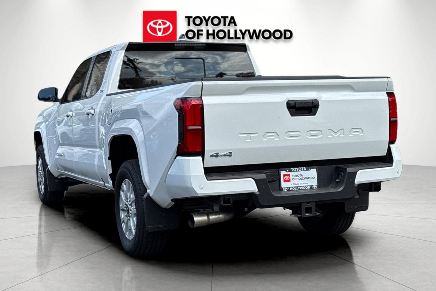 2026 Toyota Tacoma SR5 - Photo 6