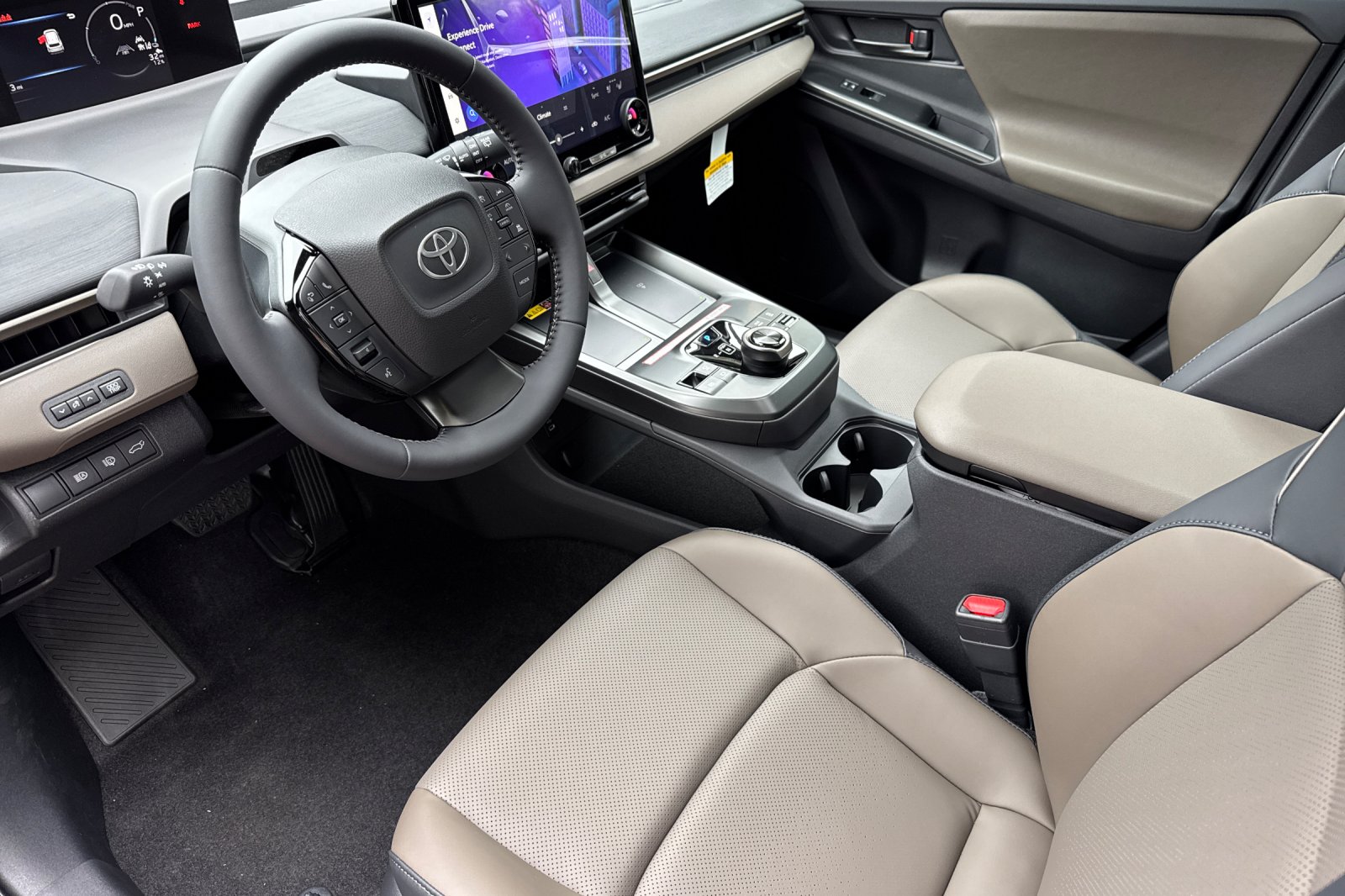 2026 Toyota bZ Woodland Woodland Premium - Photo 10