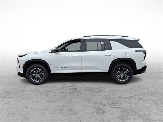 2024 Chevrolet Traverse photo 2