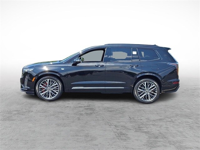 2023 Cadillac XT6 Sport photo 2