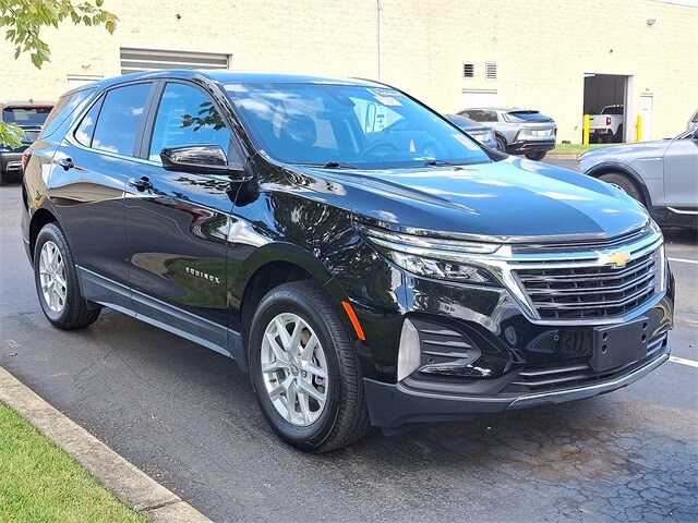 2023 Chevrolet Equinox LT photo 2