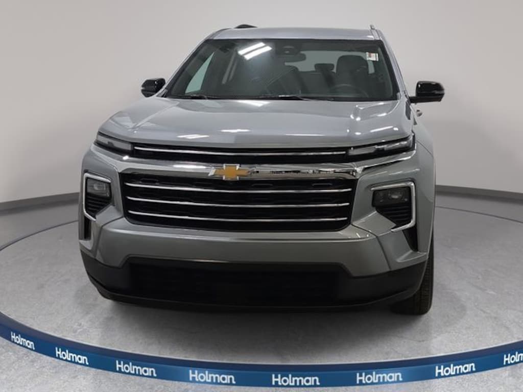 Used 2025 Chevrolet Traverse LT SUV