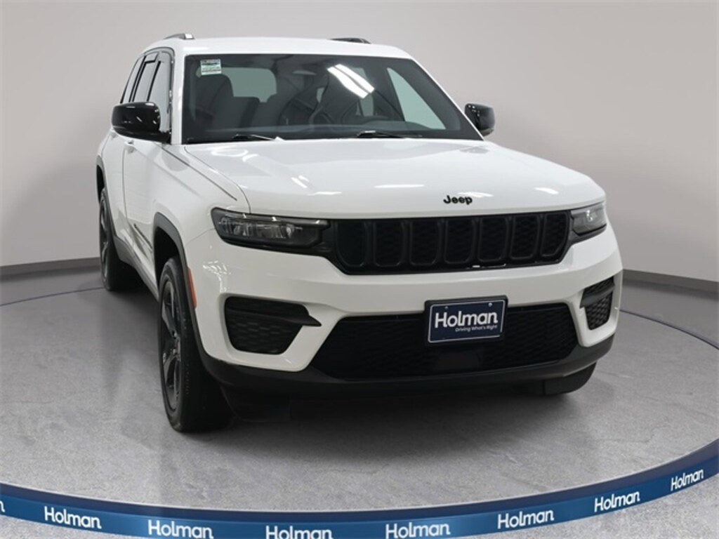 Used 2023 Jeep Grand Cherokee Laredo SUV