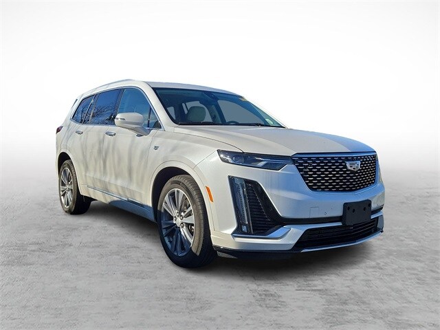 2024 Cadillac XT6 Premium Luxury photo 3