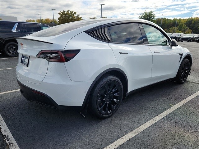 2022 Tesla Model Y Long Range photo 3