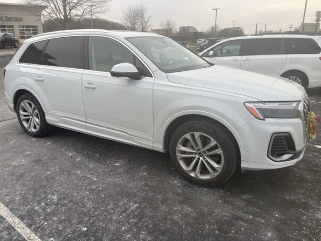 Used 2025 Audi Q7 55 Premium SUV