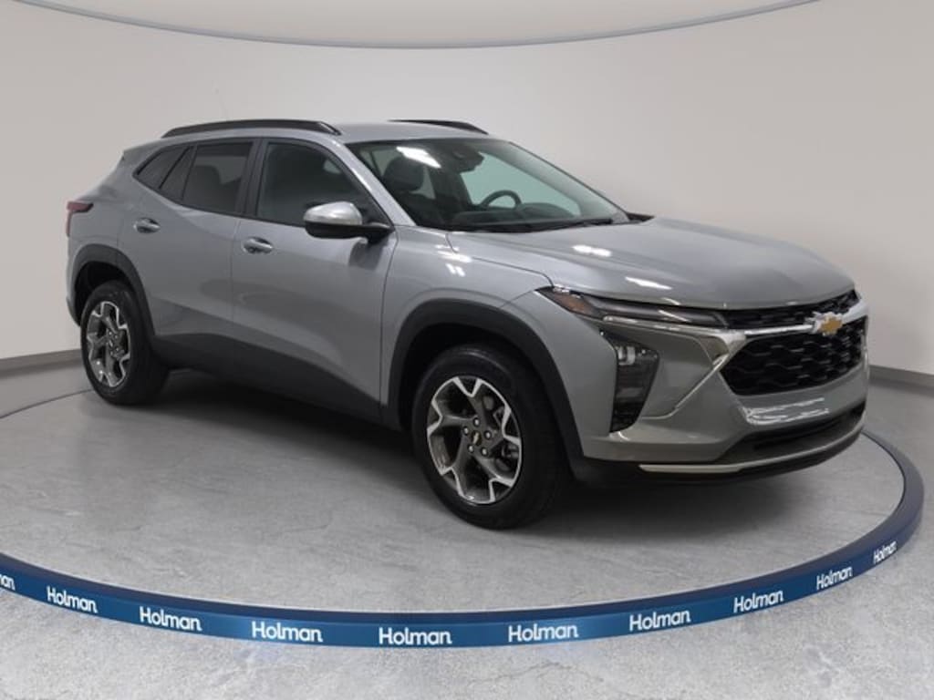 Used 2025 Chevrolet Trax LT SUV