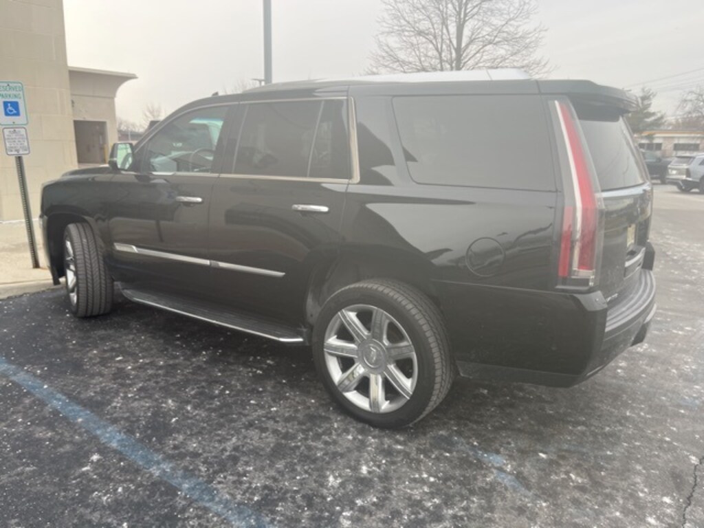 Used 2019 CADILLAC Escalade Luxury SUV