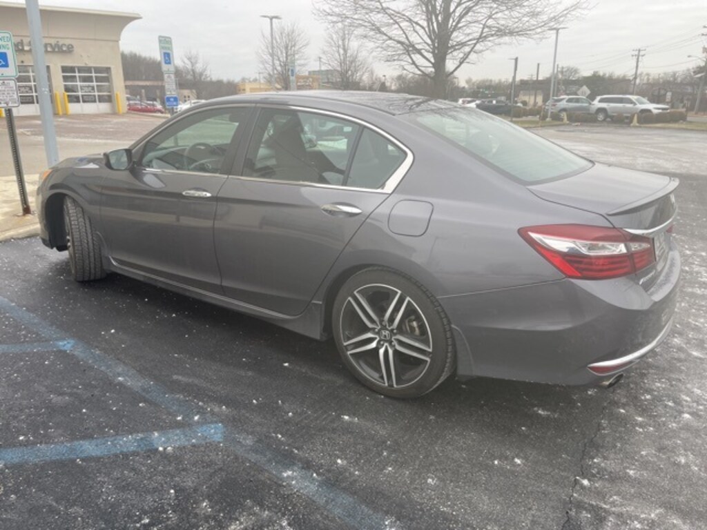 Used 2017 Honda Accord Sport SE Sedan