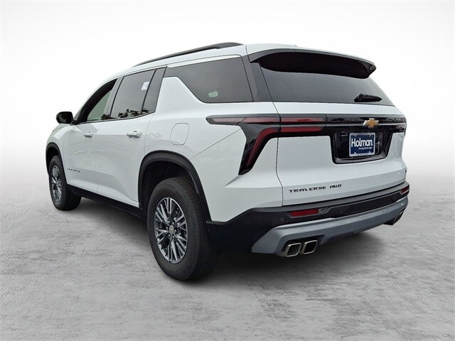2024 Chevrolet Traverse photo 3