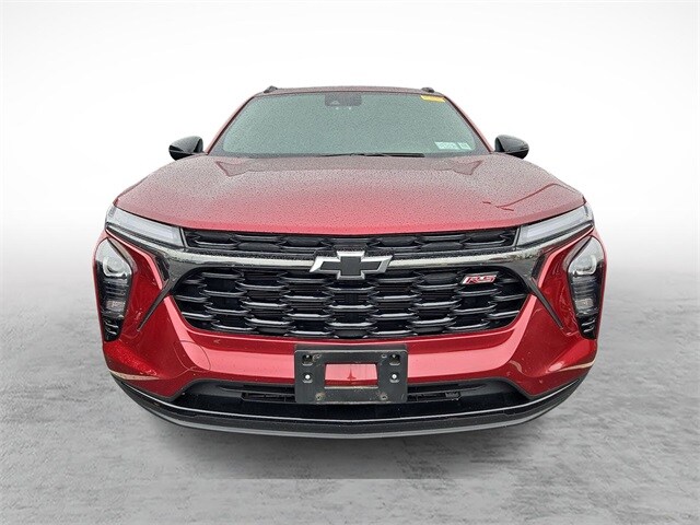 2025 Chevrolet Trax photo 2