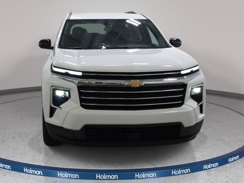 Used 2025 Chevrolet Traverse LT SUV