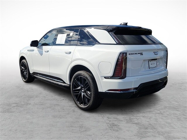 2025 Cadillac Escalade IQ Sport photo 2
