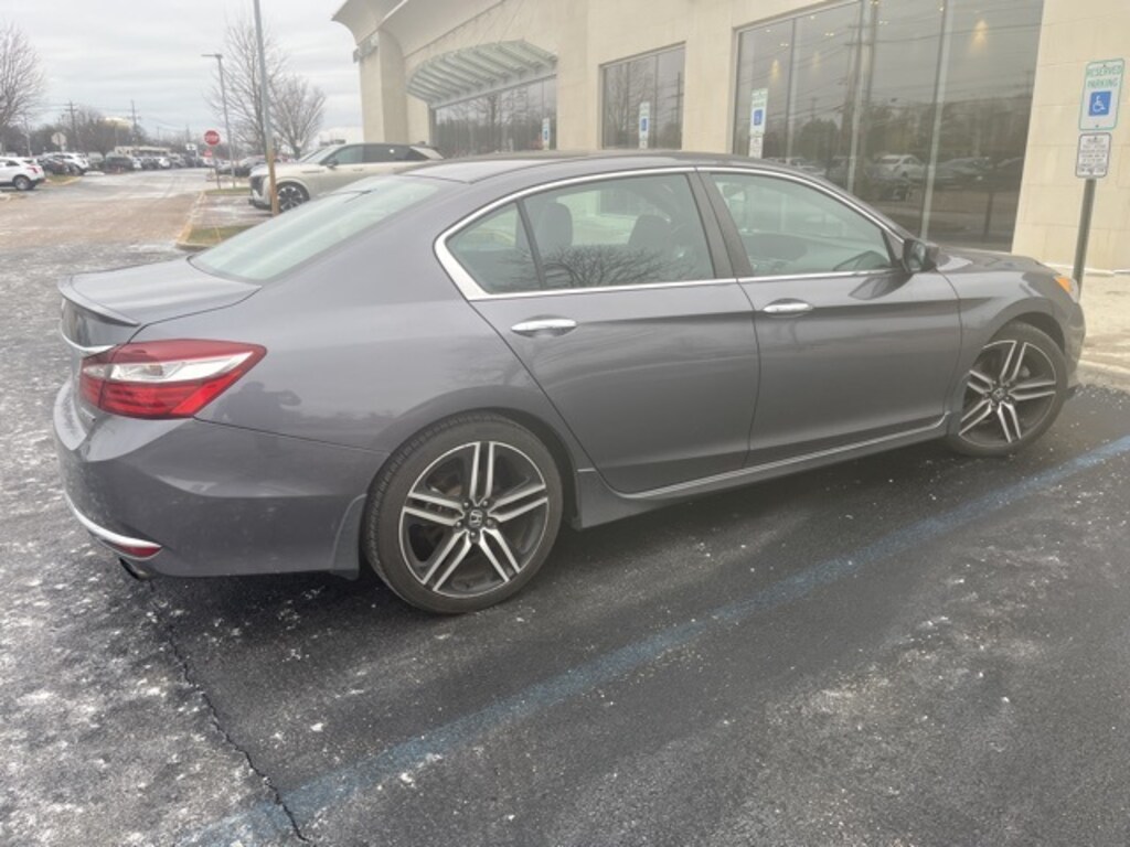 Used 2017 Honda Accord Sport SE Sedan