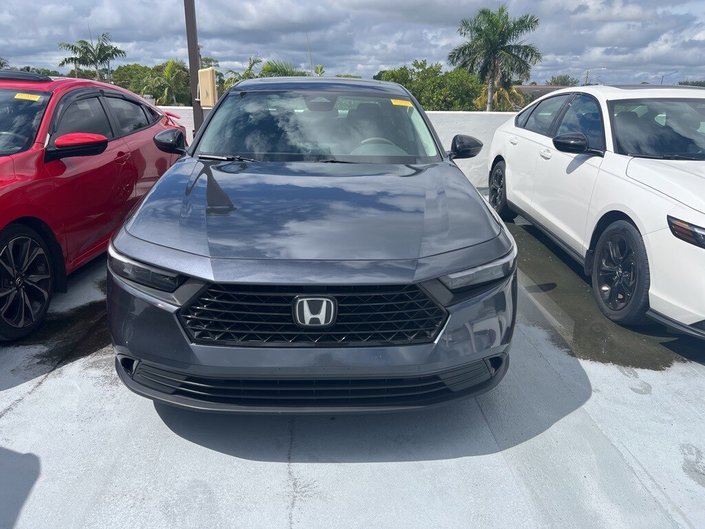2025 Honda Accord SE photo 2