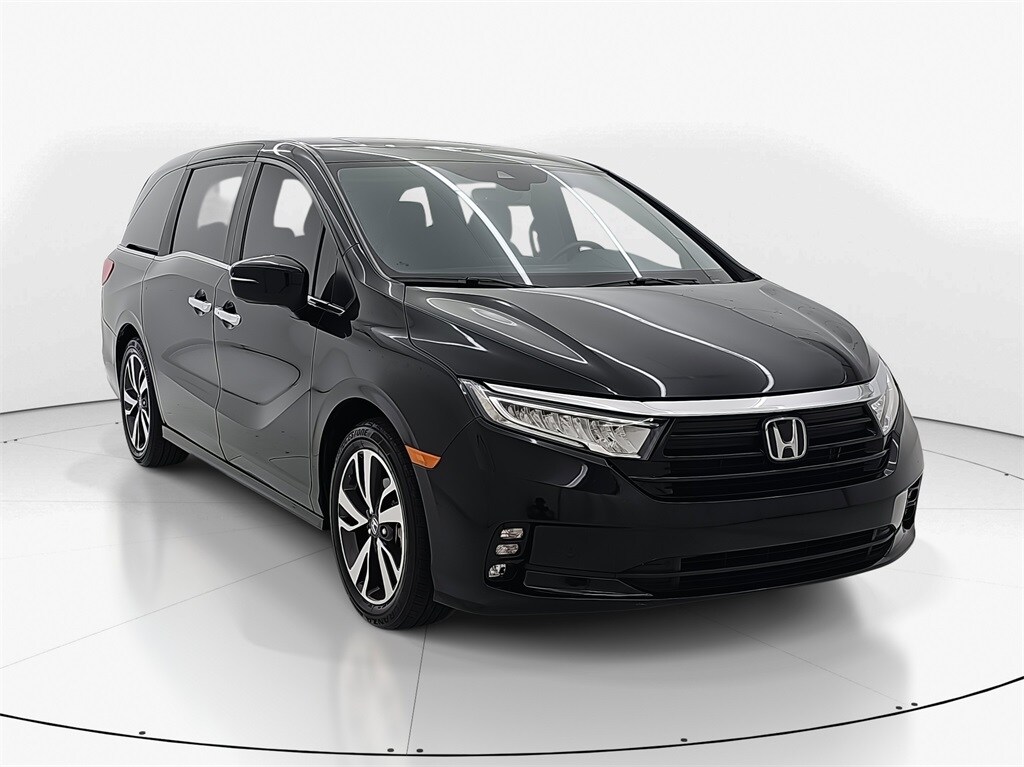 2024 Honda Odyssey Touring photo 3