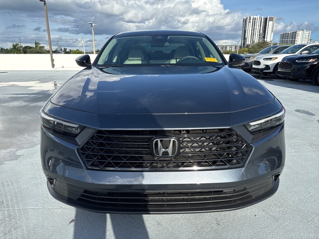 2025 Honda Accord SE photo 2