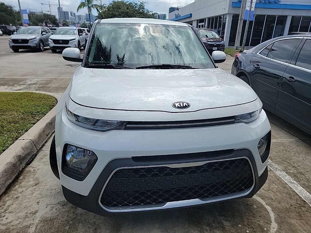 2021 Kia Soul LX photo 2