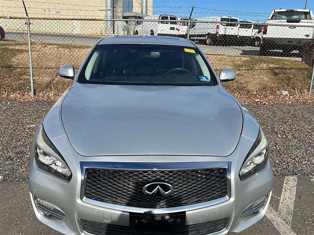 Used 2015 INFINITI Q70 3.7 Sedan
