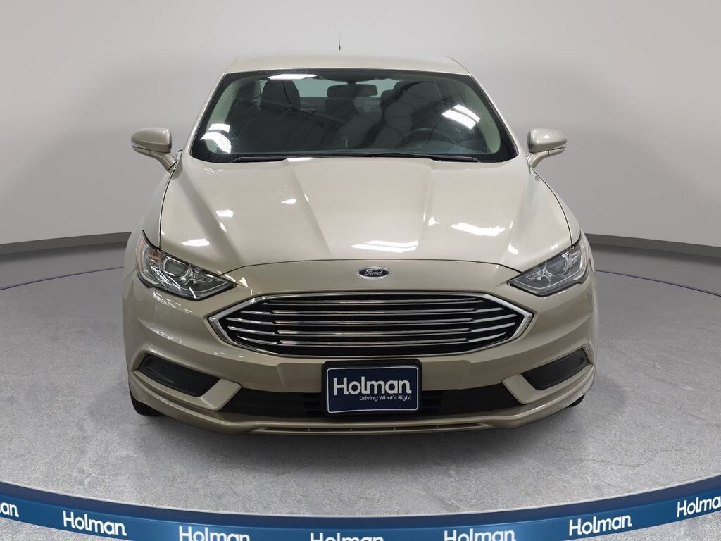 Used 2017 Ford Fusion SE Sedan
