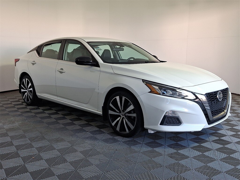 2020 Nissan Altima 2.5 SR photo 3