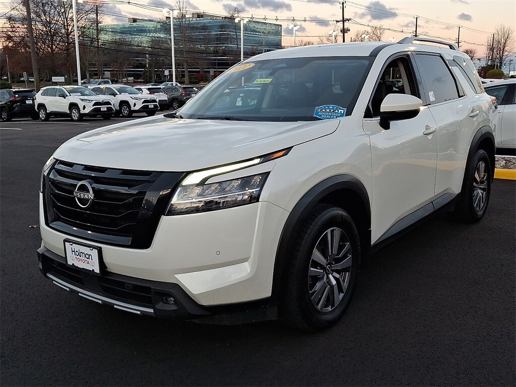 Used 2022 Nissan Pathfinder SL SUV