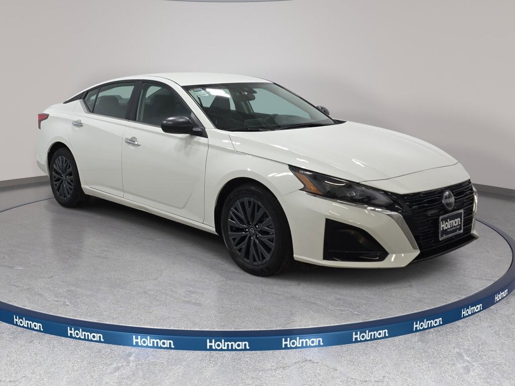 Used 2025 Nissan Altima SV Sedan