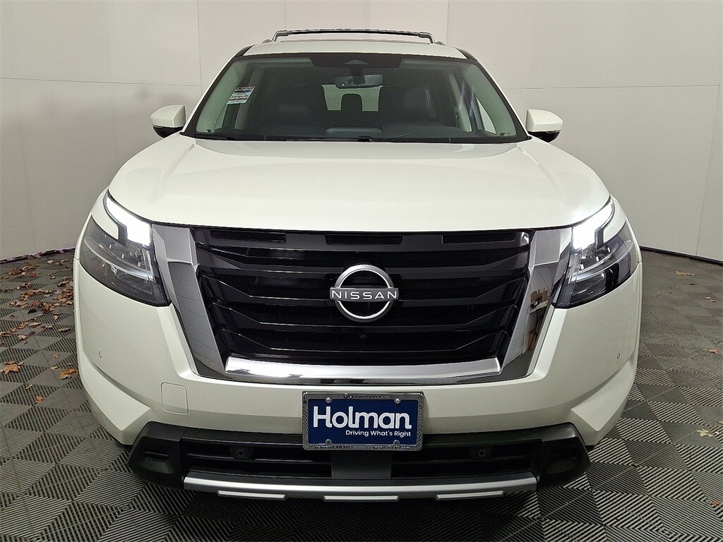 Used 2024 Nissan Pathfinder SL SUV