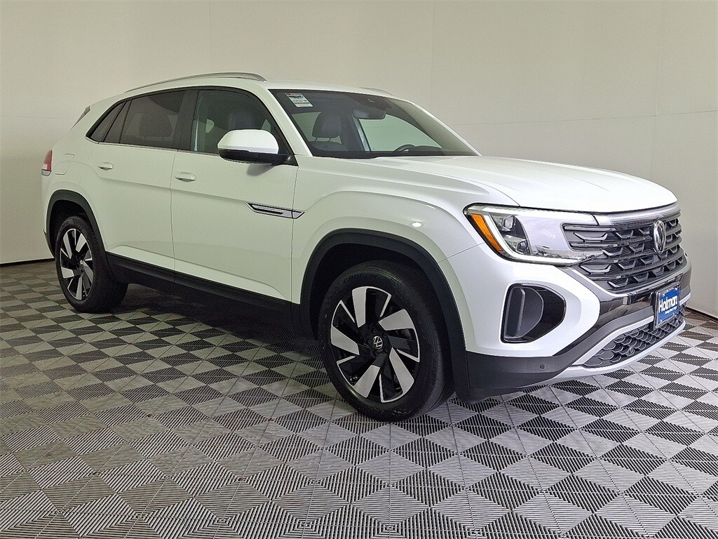 Used 2024 Volkswagen Atlas Cross Sport 2.0T SE w/Technology SUV