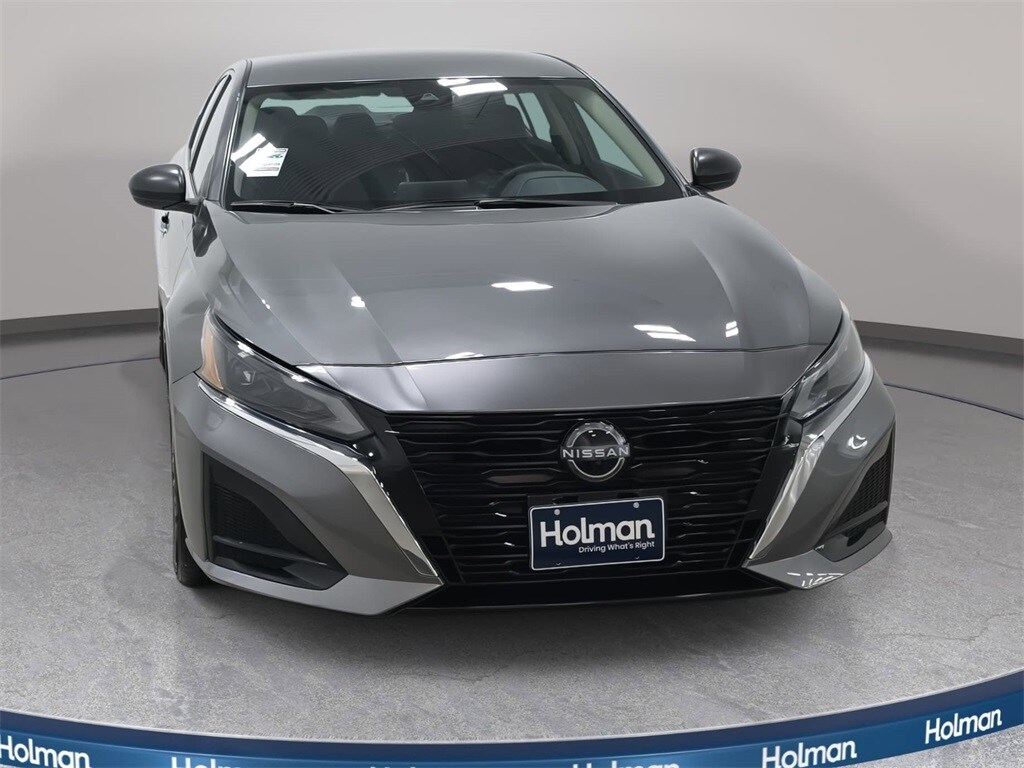 Used 2024 Nissan Altima 2.5 SV Sedan